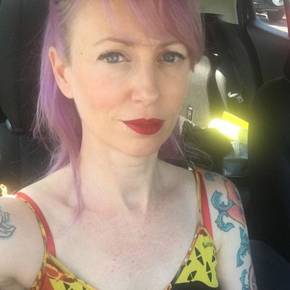 Meet your Posher, Laura - Picture 6 of 16